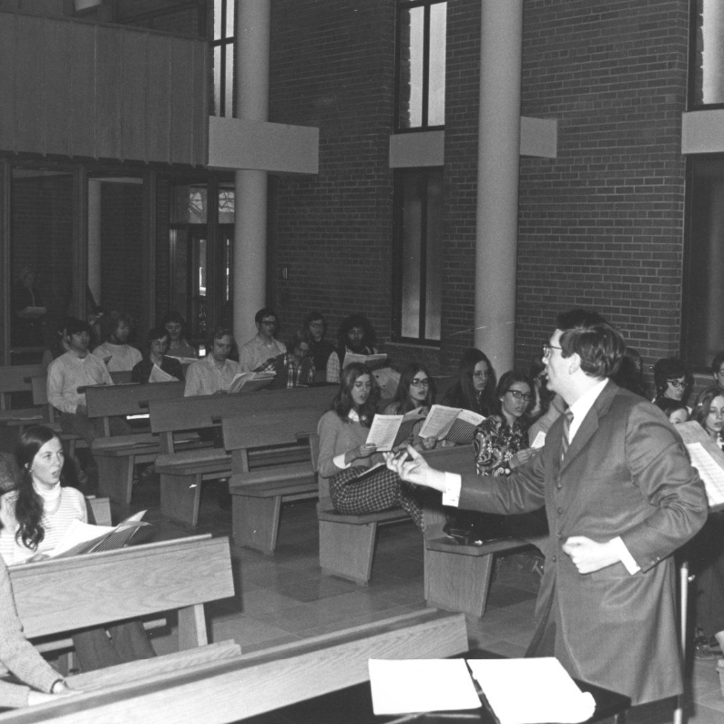 Alumni Choir remembers Walter Herbert Kemp